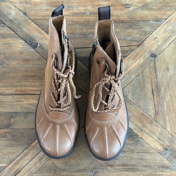 Ugg Hapsburg Duck Boots - Picture 2 of 9